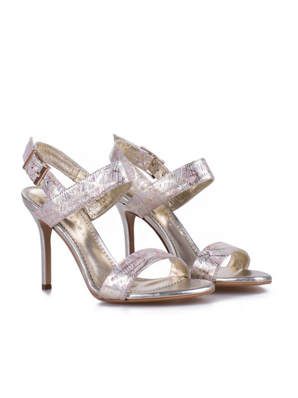 Malloe HOLLY Brautschuhe: Elegante High-Heel-Sandalen aus Ziegenleder in metallisch glänzender Rosé- und Gold-Silber-Kombination. Sie haben eine spitze Schuhform, einen 9,5 cm hohen Absatz und eine große, auffällige Schnalle.